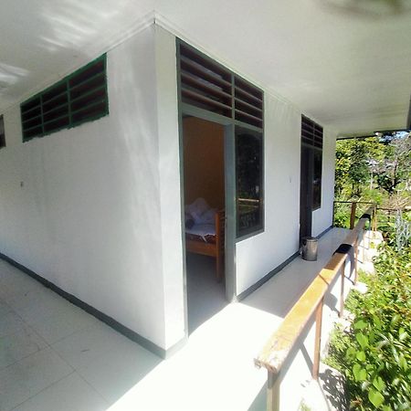 Wisma Kelimutu Ende Buitenkant foto