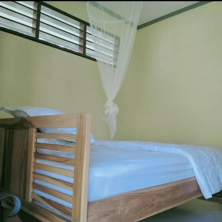 Wisma Kelimutu Ende Buitenkant foto